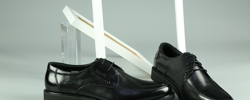 皮鞋划痕处理小窍门 皮鞋上有划痕怎么处理