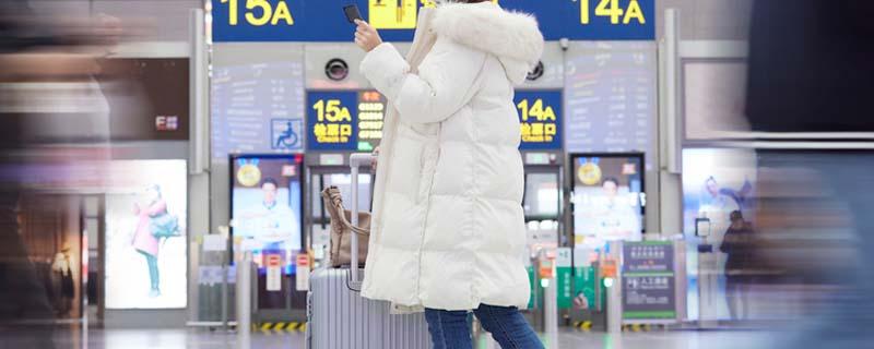 羽绒服洗完发黄的原因 羽绒服洗完发黄有什么补救办法吗-九图集