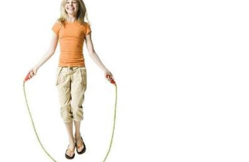 跳绳饭前好还是饭后好 吃饭前跳绳好还是饭后跳绳好-九图集