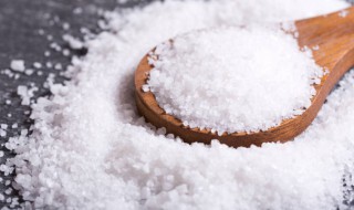 盐水有什么功效作用 盐水有啥功效