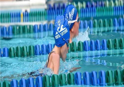 游泳时间长了会怎么样(游泳时间太长会怎么样)-九图集
