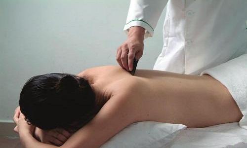 刮痧可以治疗月经不调 月经不调刮痧刮哪里图解