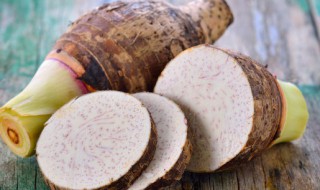 芋头削皮带绿色能吃吗(芋头皮有点绿色可以吃吗)