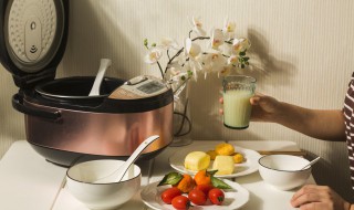 锅盖的油污怎么清洗(锅盖很脏很油怎么清洗)