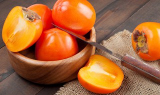 吃了柿子口很涩怎么办（吃了涩的柿子嘴巴很涩怎么办）-九图集