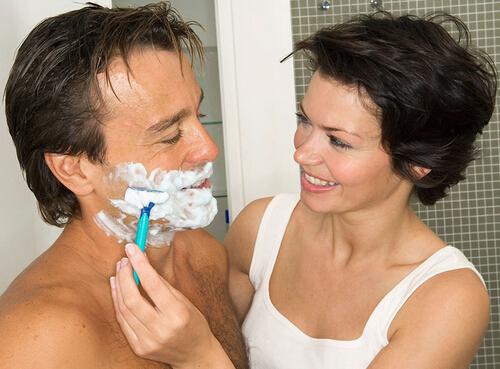 男人剃胡须必知的三件事 剃胡须要注意什么-九图集