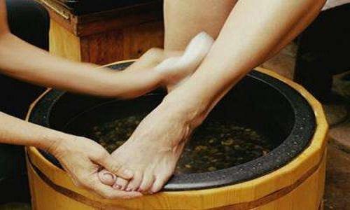 泡脚对鼻炎有好处吗 泡脚对慢性鼻炎有好处吗