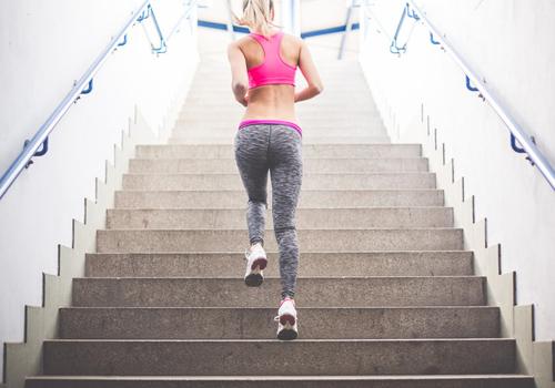 跑步跑多久才开始燃烧脂肪 跑步多久开始燃烧脂肪?