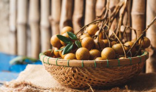 龙眼和桂圆哪个营养价值高（龙眼和桂圆干营养一样吗）