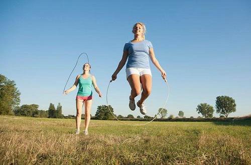 跳绳对长高有帮助吗（跳绳对长高有帮助吗16岁）-九图集