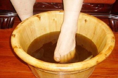 泡脚对妇科病有好处吗 泡脚对妇科病有什么好处-九图集