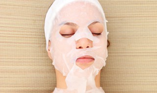 用化妆棉敷爽肤水要敷多久(用化妆棉沾爽肤水敷脸要多少分钟最好?)