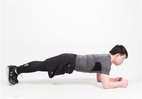 睡前做平板支撑好吗 睡前做平板支撑好吗女生-九图集