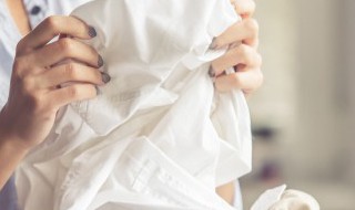 衣服有毛的怎么清洗 衣服上有毛毛怎么洗-九图集