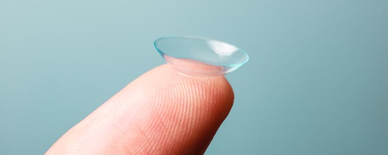 隐形眼镜放水里放一晚上可以吗(隐形眼镜能不能放水里一晚上)-九图集