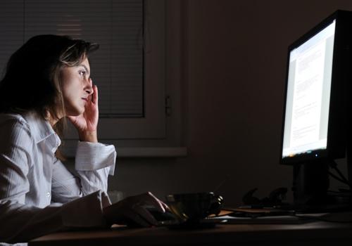 几点睡觉算熬夜 几点睡觉算熬夜?医生不是11点也不是12点-九图集