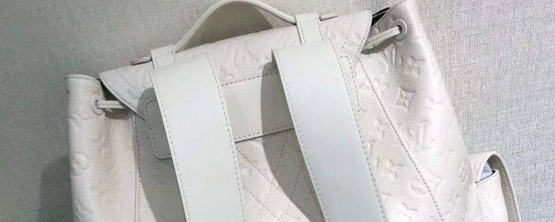 白色皮革上的污渍怎么去掉 如何去除白色皮革上的污渍-九图集