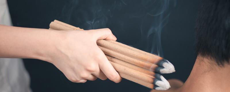 艾灸味道对人体有害吗 艾灸味道对人体有害吗视频
