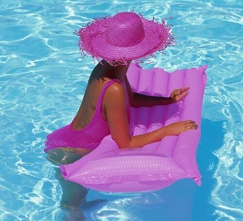 游泳后怀孕了可能吗 怀孕后还能游泳吗-九图集