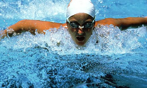 游泳减肥一周游几次（每周游几次泳可以减肥）-九图集