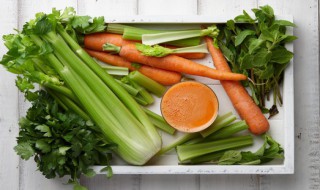 大棚夏天种什么蔬菜最合适啊谢谢(冬天蔬菜大棚适合种什么菜)-九图集