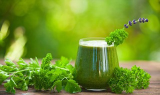 芹菜汁喝有什么好处呢 喝芹菜汁有什么好处?
