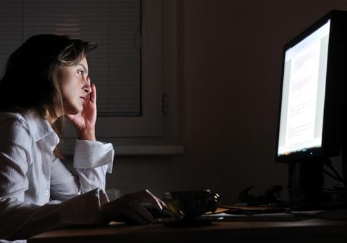 晚上熬夜有什么影响 晚上熬夜对人体的影响