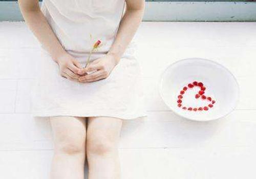 卫生巾显示的疾病信号（卫生巾是什么症状）