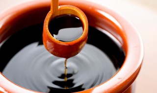 海鲜酱油是生抽还是老抽(海鲜酱油跟老抽的区别)