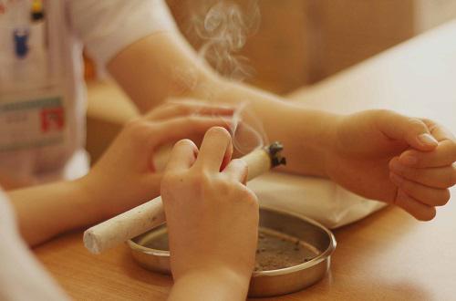 失眠艾灸哪里最好 顽固性失眠艾灸哪里最好