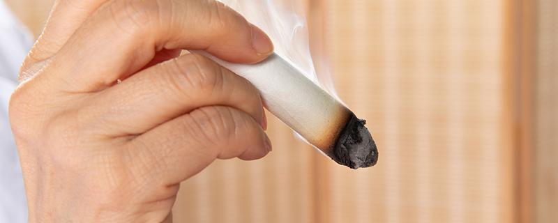 艾灸出汗说明什么问题 艾灸时艾灸部位出汗正常吗-九图集