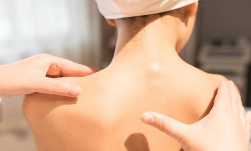 肩中俞的准确位置图(肩中俞的准确位置图和作用)