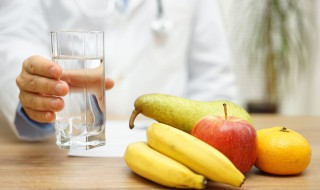 香蕉和苹果一起煮水的功效 苹果和香蕉一起熬水喝的作用-九图集