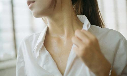 跳健身操流汗皮肤好吗(跳健身操出汗好吗)