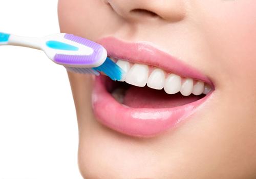 每天刷几次牙齿最合适（每天要刷几次牙好）