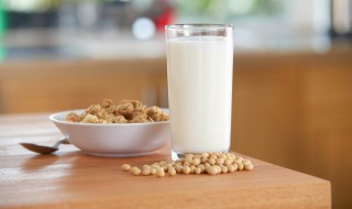 每天晚上喝牛奶会长胖吗 每天晚上喝牛奶会不会长胖-九图集