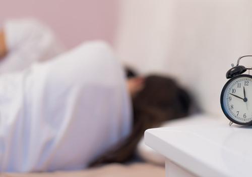 深度睡眠多久比较好（中年人深度睡眠多久比较好）-九图集