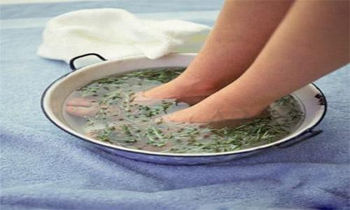 泡脚对肾炎有好处吗 泡脚对肾炎有帮助吗-九图集