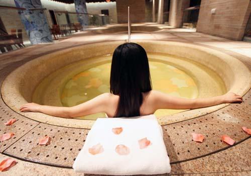 泡温泉会得妇科病吗(泡温泉会得妇科病吗女)