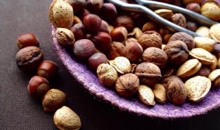 夏威夷果发黄能吃吗（夏威夷果仁发黄）-九图集