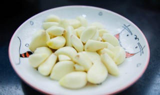 大蒜生吃好还是熟吃好(大蒜生吃好还是熟吃好请给我报出来)