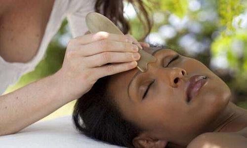 刮痧对头疼有用吗（为什么头疼刮痧才起作用）-九图集