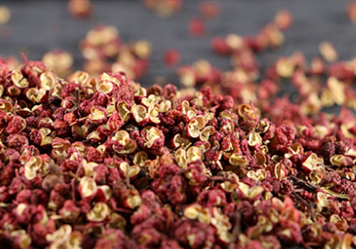 花椒水泡脚可以消肿吗（脚肿可以用花椒水泡脚吗）-九图集