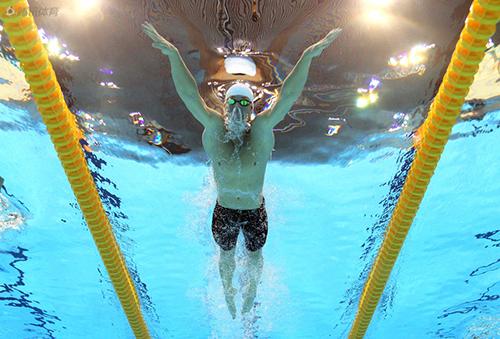蛙泳下半身往下沉（蛙泳下半身往下沉怎么办）-九图集
