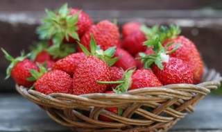 草莓吃多了对身体有什么影响 草莓吃多了对身体有哪些害处