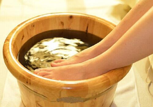 女性醋泡脚有什么好处 经常醋泡脚对女性的好处-九图集