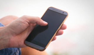 华为手机背后的标签可以撕掉吗(华为背后的标签怎么撕)