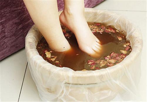 泡脚加什么好 天天泡脚加什么好