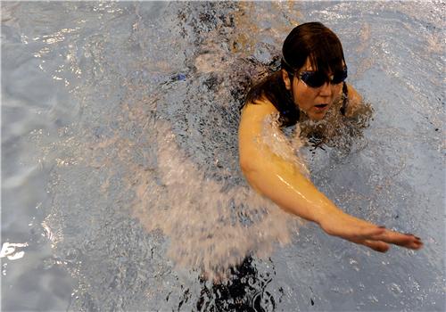 自由泳如何省力 自由泳如何省力游远