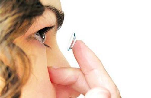 泡温泉可以戴隐形眼镜吗 泡温泉可以戴隐形眼镜吗吗-九图集